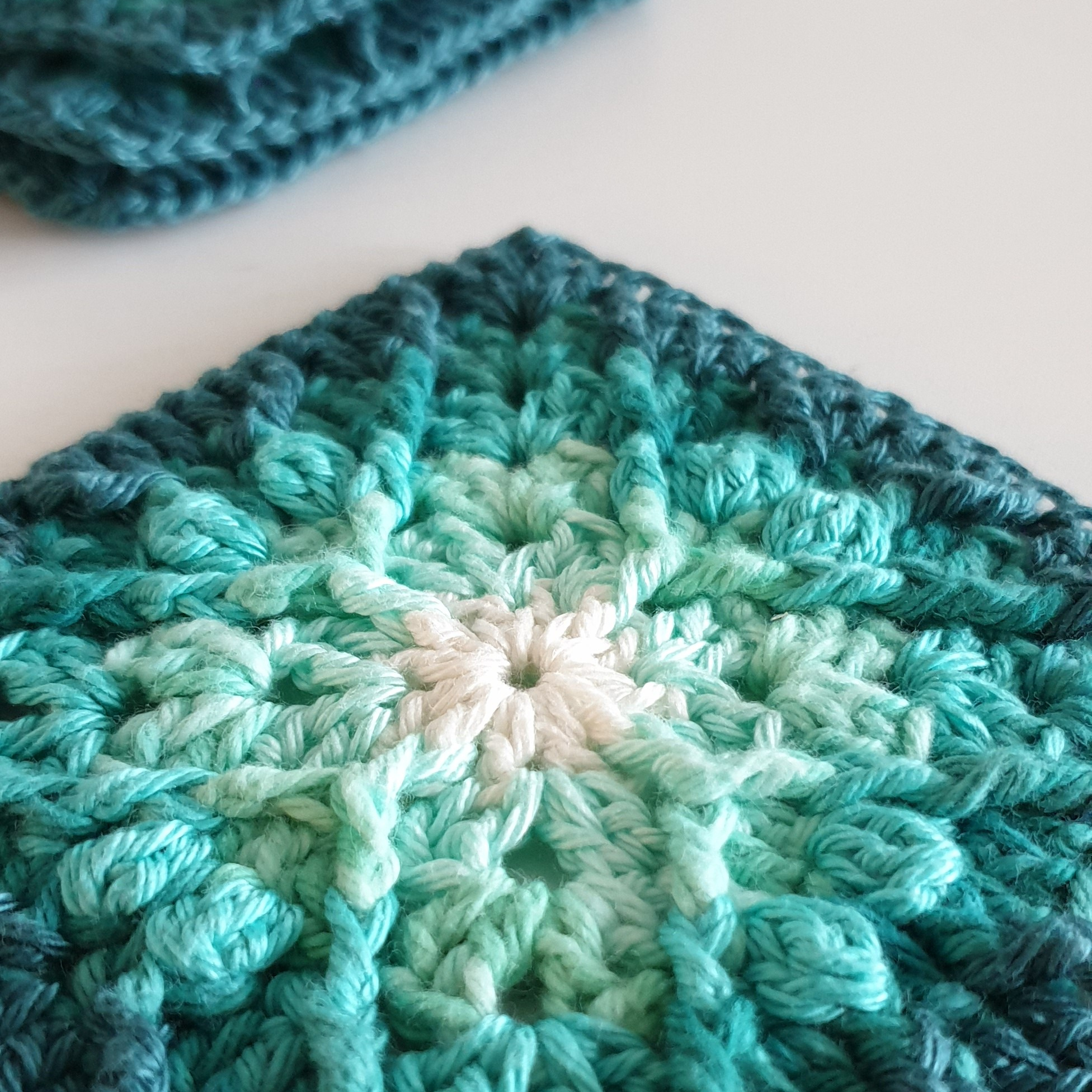 Grey in Bloom: yarn review  LillaBjörn's Crochet World